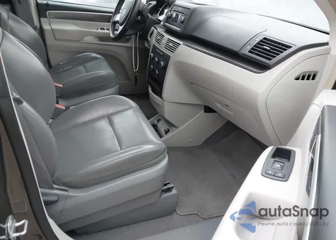 2010 Volkswagen Routan Se from USA, damaged, VIN 2V4RW3D14AR268167